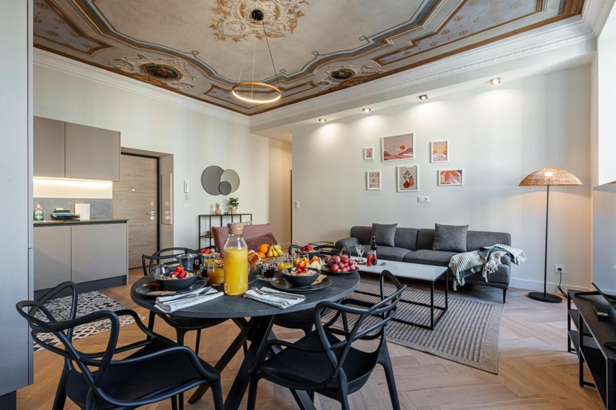 Philibert - Traditional Apart With Historical Fresco Ница Екстериор снимка
