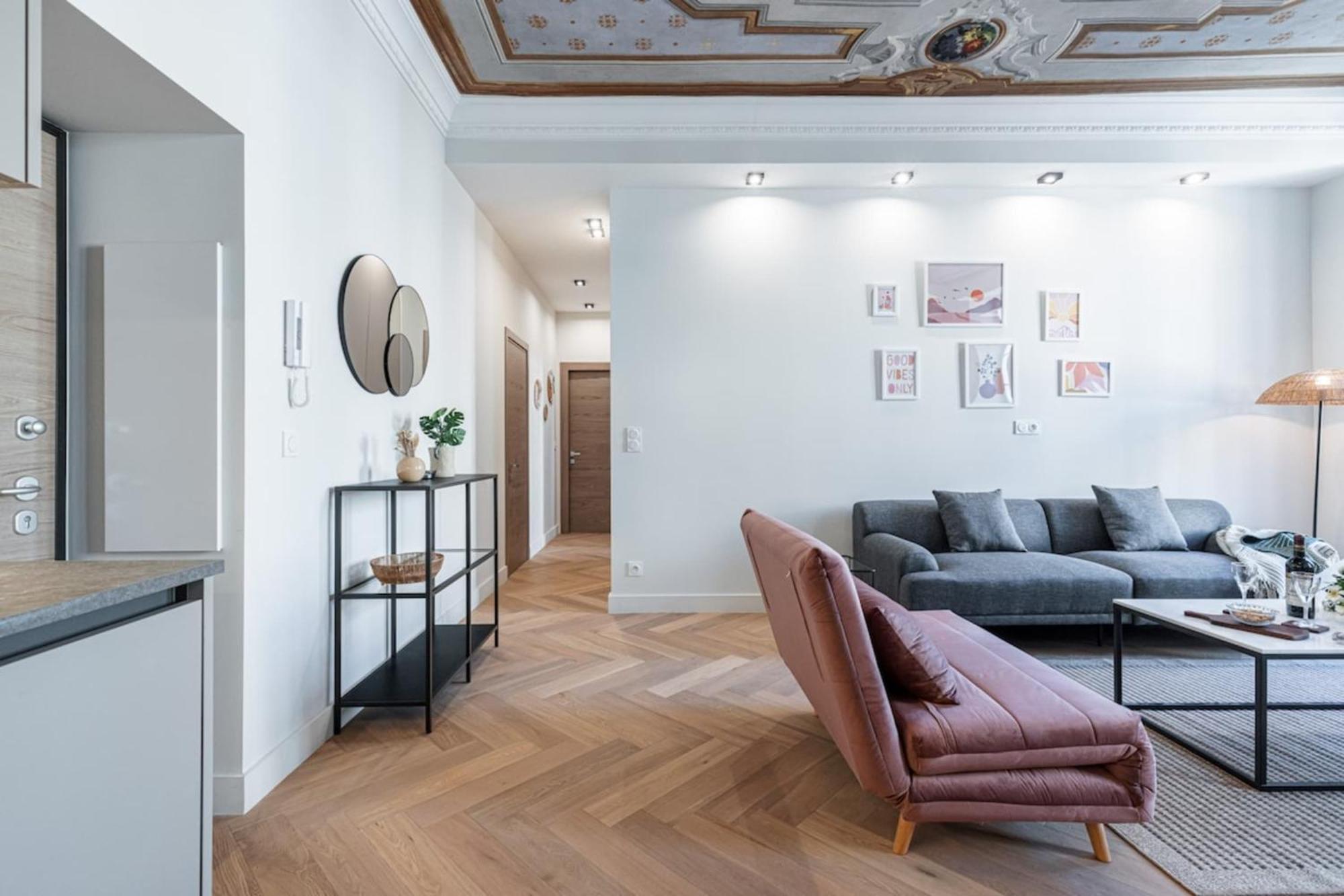 Philibert - Traditional Apart With Historical Fresco Ница Екстериор снимка